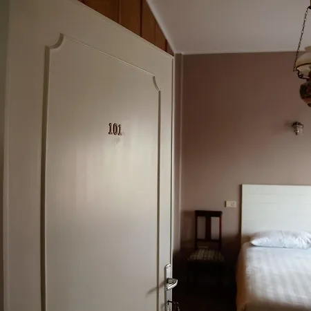 Talenti Breme Nocleg ze śniadaniem